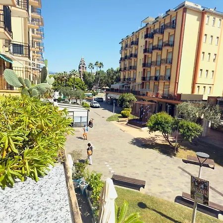 شقة Terrazza Roma Vista Mare Nel Cuore Di *